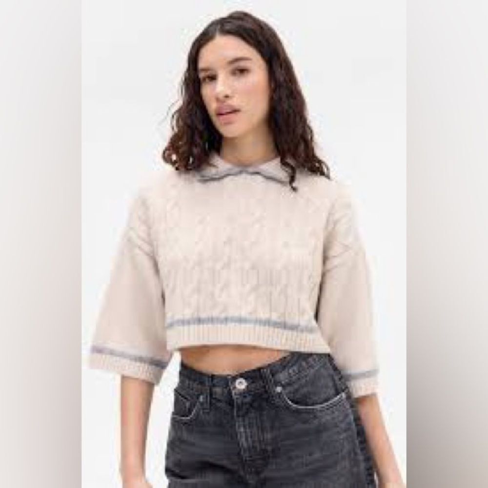 BDG Cream and Gray Cropped Sweater L